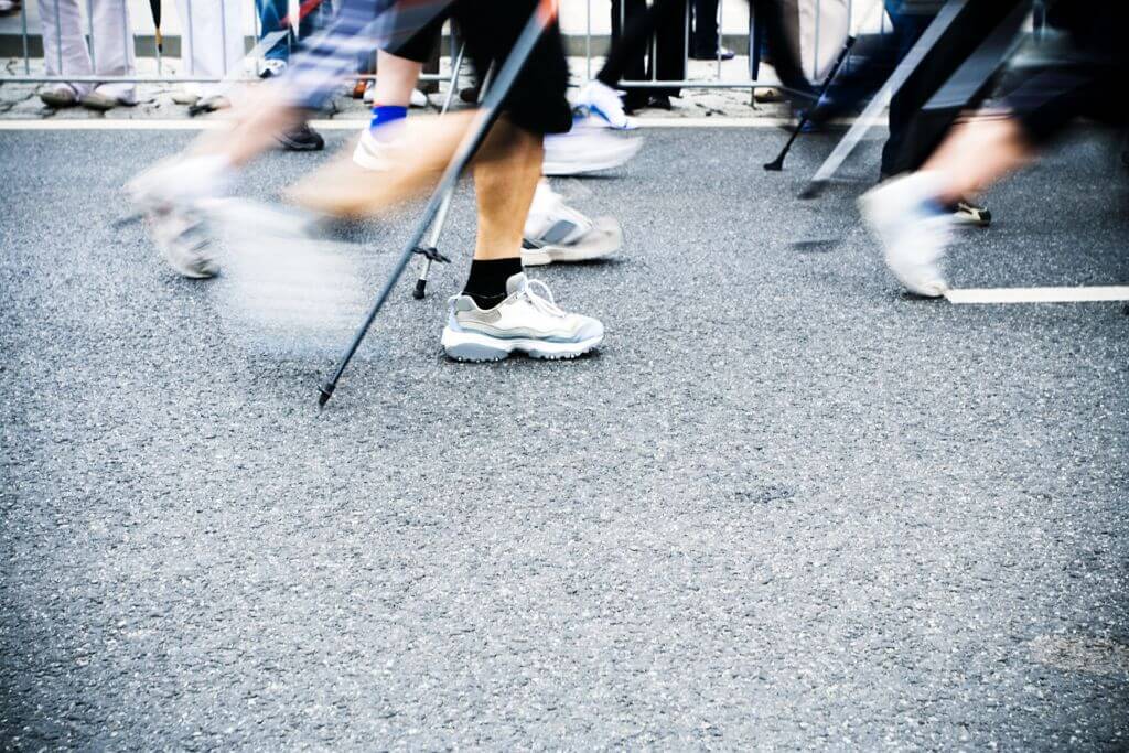 Nordic-Walking-Technik lernen und verbessern. – © Bildagentur PantherMedia / blasbike